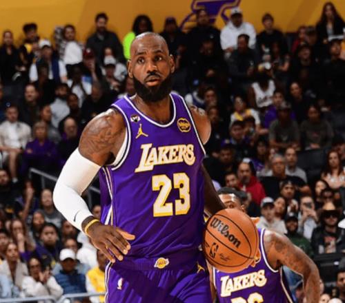 大逆轉！湖人雙殺76人，詹姆斯一戰連創3大神跡，東契奇腿筋重傷