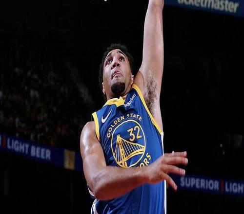 不爭氣?。∽阕闩囵B(yǎng)了3年，還是被球隊放棄，如今只值一個次輪簽