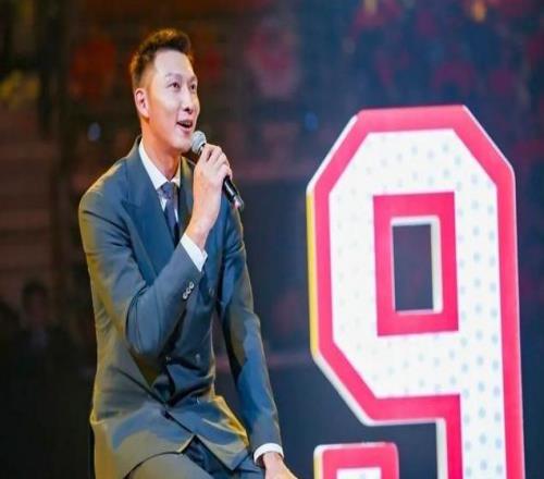 回歸倒計時易建聯相關公司曬內線教學動態球迷熱議接近一邊倒