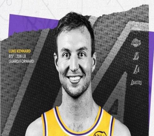 美媒為湖人換肯納德評A！14+3名單存1空位湖媒列10潛在買斷人選