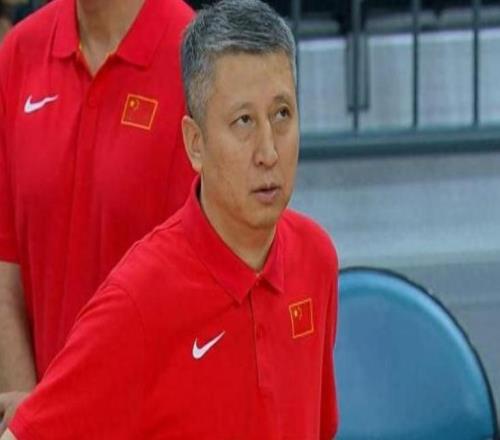 郭士強(qiáng)霸氣！其他主帥不敢用的人被他招入中國(guó)男籃草根三級(jí)跳逆襲