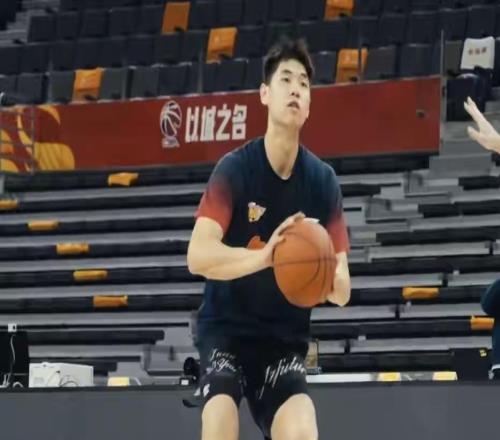 直接起飛，廣東隊再收兩大喜訊，杜峰成廣東籃球第一人