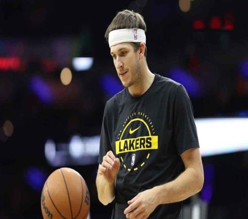 王者歸來，湖人隊里夫斯傷愈復(fù)出第2場砍35分帶隊大勝76人隊