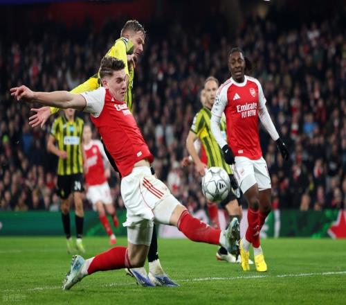 上周戰(zhàn)阿森納本周加盟中超，成都鎖定歐冠中衛(wèi)俄羅斯國腳火線馳援