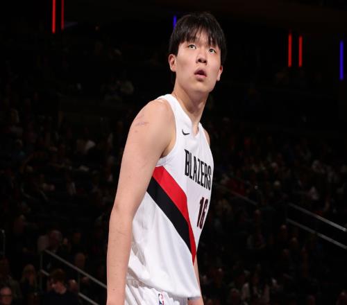 楊瀚森精妙一球引熱議！NBA官方盛贊打得太聰明美媒期待未來上限