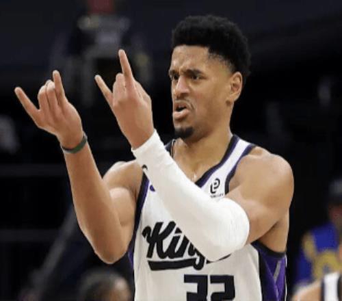 主隊(duì)球迷唯一愛將，說自己不該在NBA打球