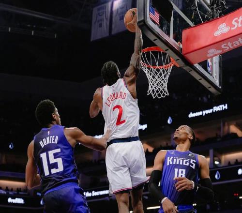 狂送11連?。≌嬖摻馍⒘?，倫納德轟31+9+7，但你也該離開快船了