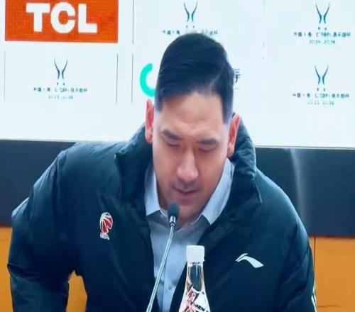 廣廈淘汰吉林發(fā)布會！塔克大談求勝欲，鐘誠不滿關(guān)鍵球直指疲憊！