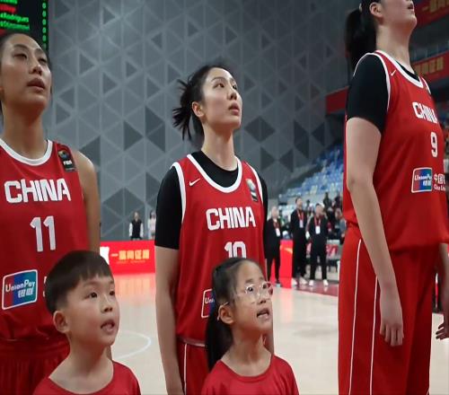 中國女籃56分大勝，張子宇21分聯(lián)手劉禹彤，楊舒予5中0