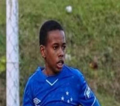 博主發(fā)布埃斯特旺9歲時的比賽集錦，射門盤帶無所不能