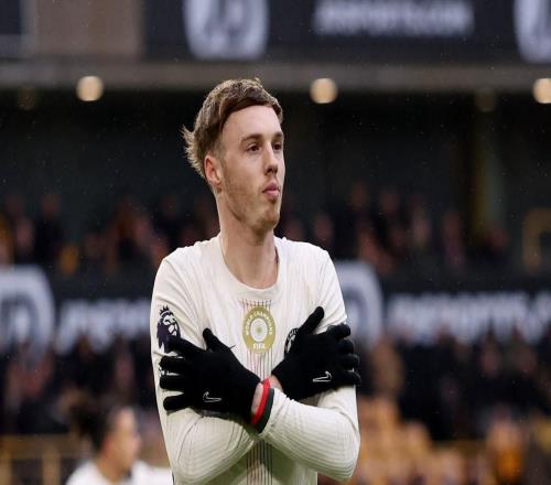 狼隊(duì)球迷提前離場(chǎng)，切爾西球迷高喊：是不是有消防演習(xí)