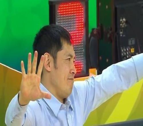 張慶鵬：我們只打了半場好球，防守環(huán)節(jié)對重點球員盯防不夠?qū)Ｗ? />
<div   id=