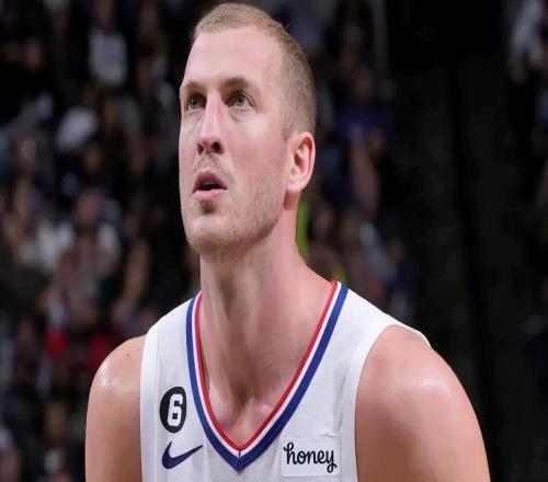 廣東3消息！徐杰稱霸球衣銷量榜，徐昕打臉杜鋒，新大外正式曝光