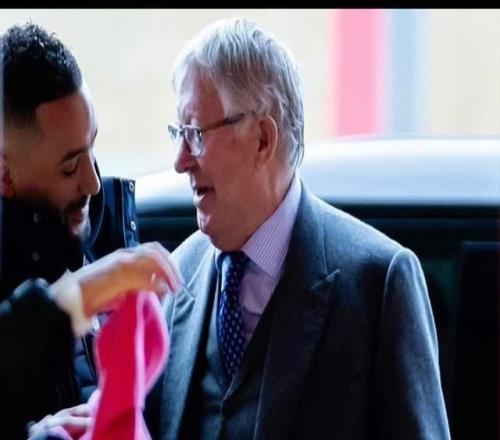 84歲弗格森現(xiàn)場(chǎng)觀賽！曼聯(lián)20擊敗熱刺，卡里克執(zhí)教25天豪取4連勝