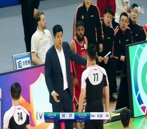 單節(jié)砍18分！CBA杯最后1個4強，北控連續(xù)迷之失誤，里勒直接驅(qū)逐