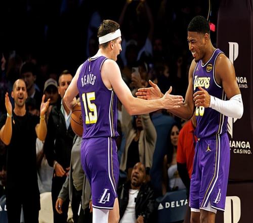 進(jìn)攻端的作用太突出了，湖人還是應(yīng)該讓鋒線大將趕緊回歸先發(fā)