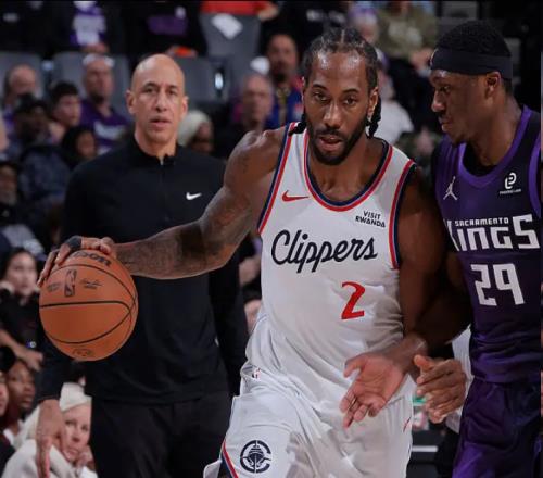 快船取得哈登被交易后首勝！小卡談連續(xù)30場(chǎng)20+分：只想贏比賽