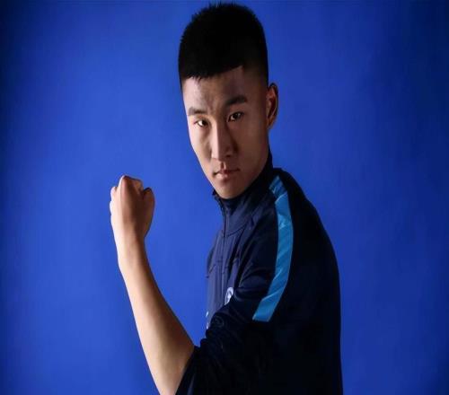 大連英博2025中超保級(jí)：引援，機(jī)遇，關(guān)鍵人物，與未來(lái)展望