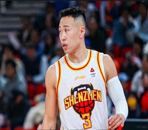 CBA月最佳：賀希寧、史密斯雙星上榜，莫蘭德最佳防守球員