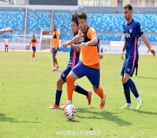 4外領(lǐng)銜！澤卡雙響，泰山熱身31杰志，這11人首發(fā)，海牛舊將登場