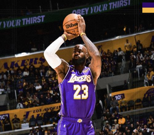 詹姆斯被全世界尊重！名人華盛頓親自走過去跟他擁抱！