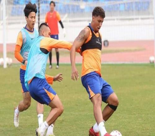 德爾加多態(tài)度積極，熱身賽首發(fā)送助攻，泰山隊31贏球進攻美如畫