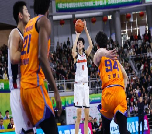 上半場(chǎng)獨(dú)砍10分，下半場(chǎng)卻幾乎被DNP，球迷：你也指著杜鋒罵一次