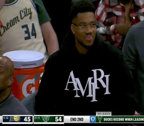 字母哥開心觀戰(zhàn)！雄鹿拒20分逆轉(zhuǎn)三殺步行者3連勝波特23+7+8