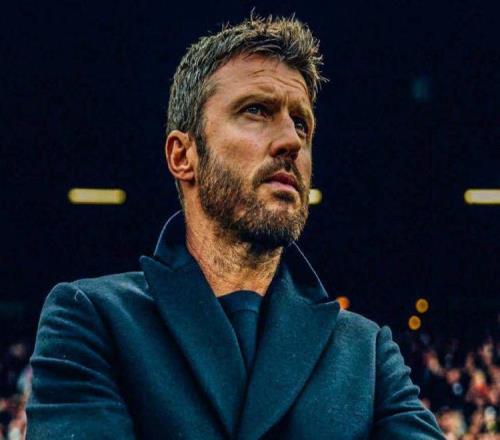 4戰(zhàn)4勝，卡里克神了！曼聯(lián)20熱刺，穩(wěn)居積分榜前四，胖虎造紅牌