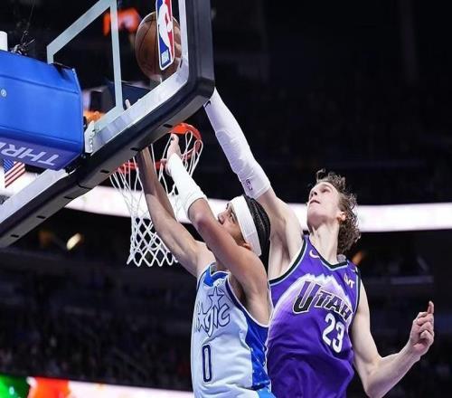 賈倫首秀22+5！爵士丟絕平三分遭魔術(shù)17分逆轉(zhuǎn)班凱羅準三雙