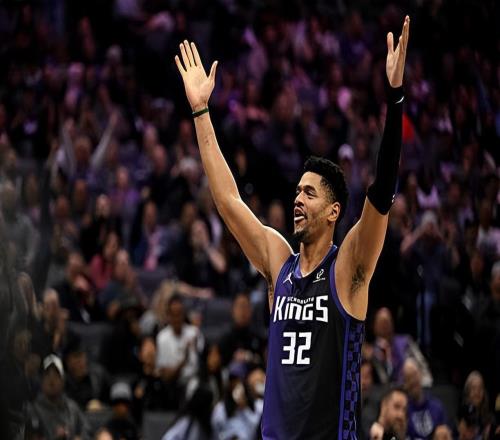 打爆快船防線！國(guó)王為這位內(nèi)線新秀提供4年長(zhǎng)約是明智的選擇