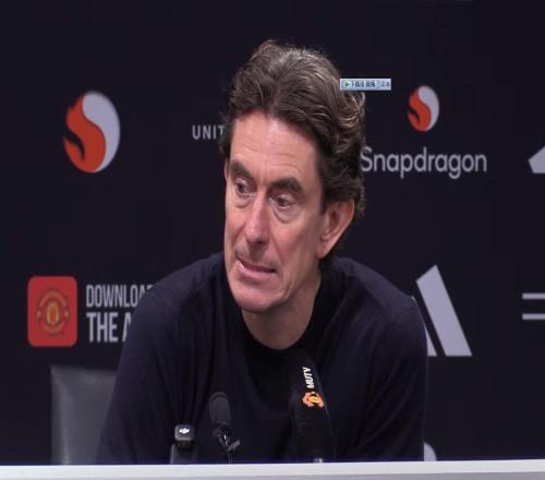 弗蘭克：沒(méi)覺(jué)得羅梅羅故意想拿紅牌，不會(huì)撤他的隊(duì)長(zhǎng)職務(wù)