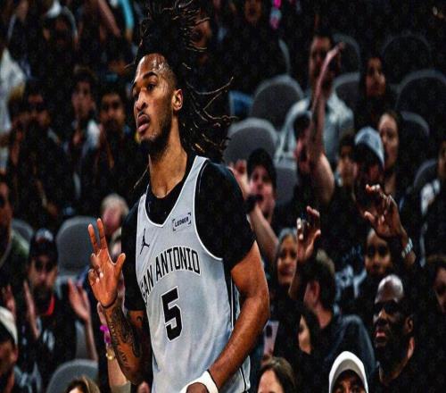 狂轟40分12板12助，4號(hào)秀刷爆紀(jì)錄搶戲文班！馬刺4大新星天賦溢出