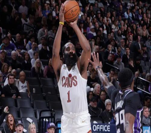 哈登騎士首秀下半場(chǎng)20分與米切爾攜手率隊(duì)取勝！國(guó)王慘遭12連敗