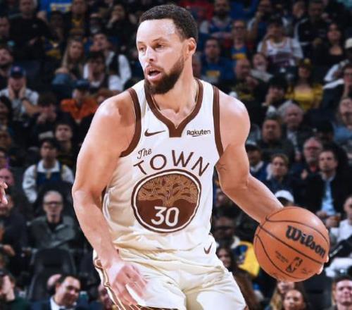 庫(kù)里太溫順了！名記：勇士沒(méi)有實(shí)質(zhì)性補(bǔ)強(qiáng)，庫(kù)里并未表示不滿！