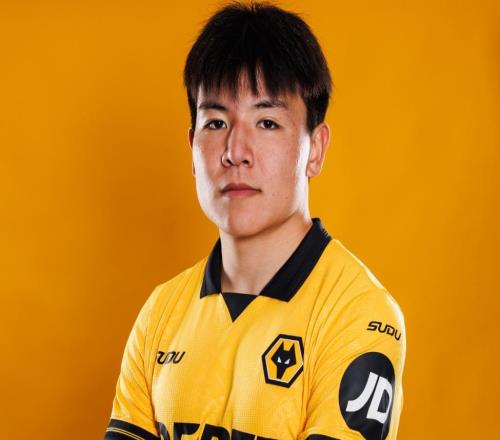 34！徐彬狼隊首秀無緣開門紅，11次搶斷驚艷，逼搶造首球難救主