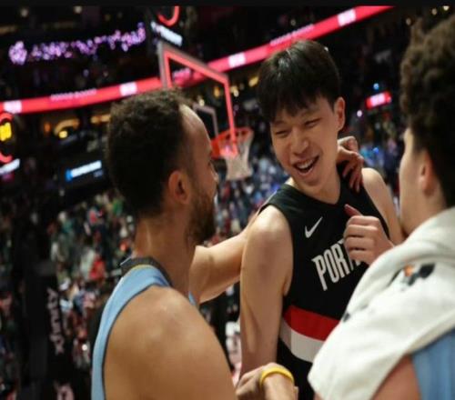 李凱爾賽后主動和楊瀚森互動，他還能回到中國男籃嗎