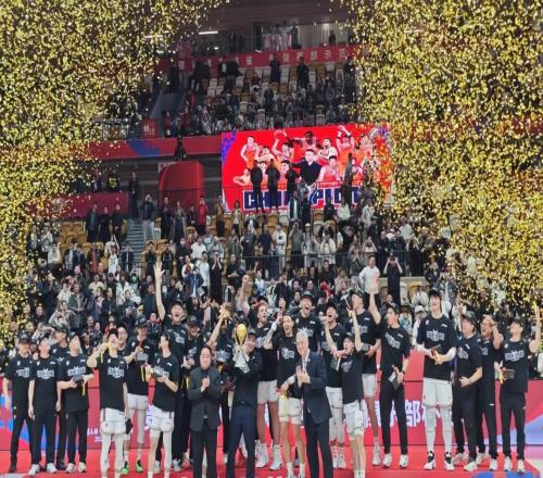 衛(wèi)冕上海久事連續(xù)兩年挺進(jìn)CBA俱樂(lè)部杯決賽，去年成功奪冠