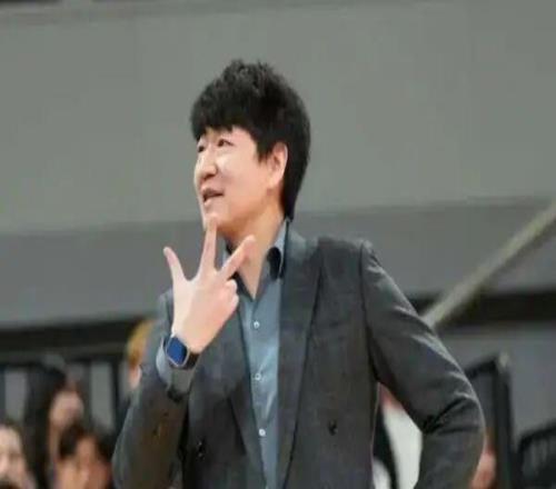 死守信源二十年，我成了CBA唯一“官宣追不上”的記者