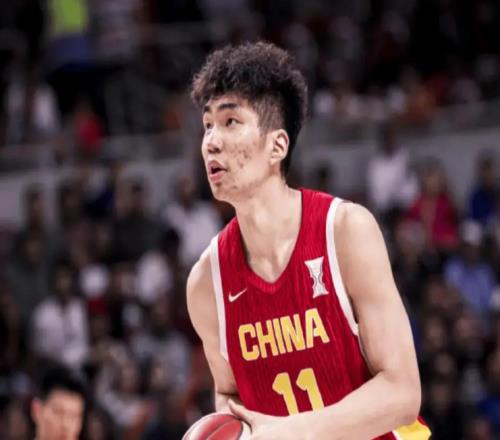 余嘉豪15分復(fù)出最強(qiáng)戰(zhàn)：距留洋最高分僅差1分有望馳援中國(guó)男籃