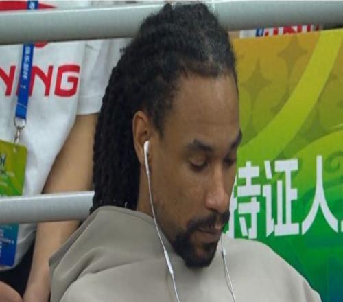 廣東隊(duì)準(zhǔn)備裁掉薩林杰，朱芳雨有意NBA中鋒摩西布朗