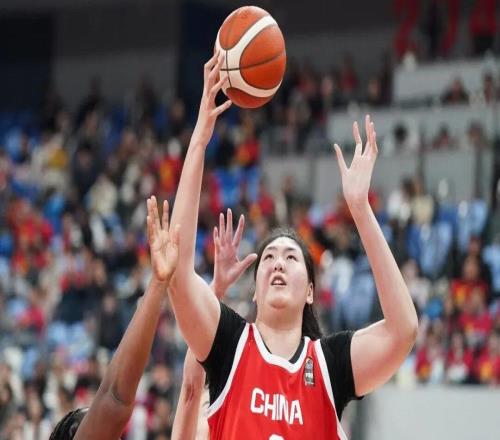 中國女籃熱身賽開門紅，張子宇砍下21分