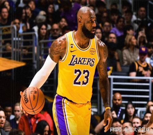 完勝！老詹20+10新援爆發(fā)，格林9+6庫里興奮慶祝，里夫斯16分7罰