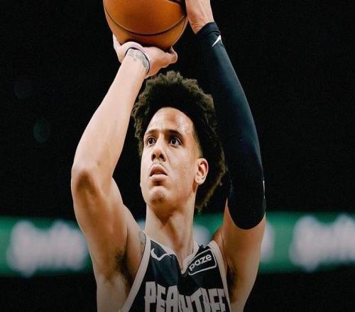 水貨狀元爆發(fā)鷹王31+9+8難救主，超級(jí)新秀6記三分，黃蜂擒鷹9連勝