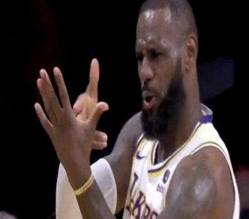 詹姆斯20分無(wú)東湖戰(zhàn)勝無(wú)庫(kù)勇，沒(méi)有庫(kù)里勇士只能擊鼓傳花