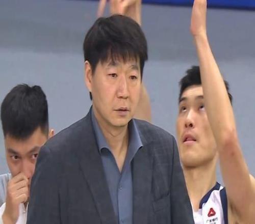 碾壓內(nèi)線！懷特塞德14+11+2帽多次獻(xiàn)暴扣邱彪臉露絕望表情