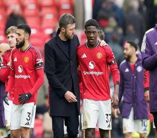 連續(xù)4場首發(fā)！曼聯(lián)小將徹底逆襲卡里克夸他潛力巨大