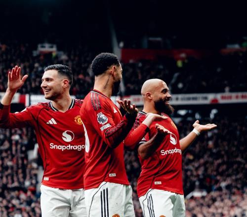 曼聯(lián)連斬3大豪門(mén)，卡里克4連勝搶下12分，球迷：13連勝極限奪冠吧