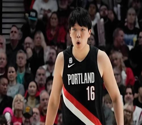 楊瀚森0分3犯規(guī)！開拓者背靠背雙殺灰熊格蘭特29分克林根20+19