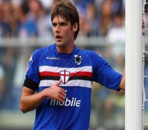 就風(fēng)光那么幾年，22歲加盟國(guó)米，23歲國(guó)家隊(duì)首秀，24歲加盟米蘭